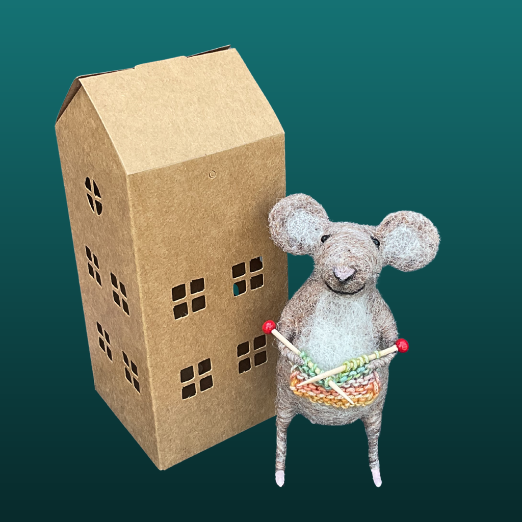 Needle Felt Mouse With Knitting Needles